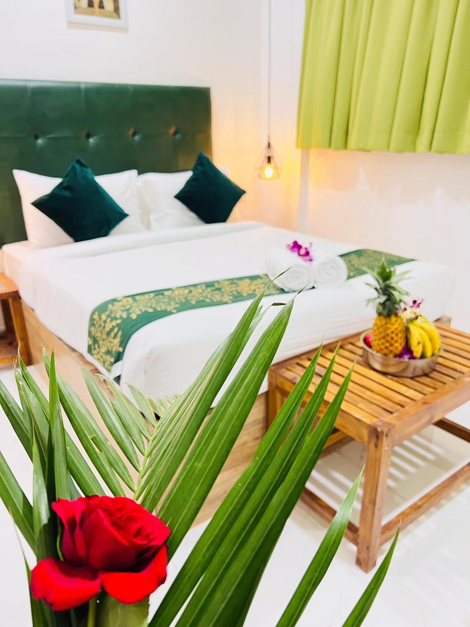 The Mayfield Resort, Vagator Анджуна Екстериор снимка